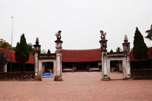 Mong Phu Village Gate